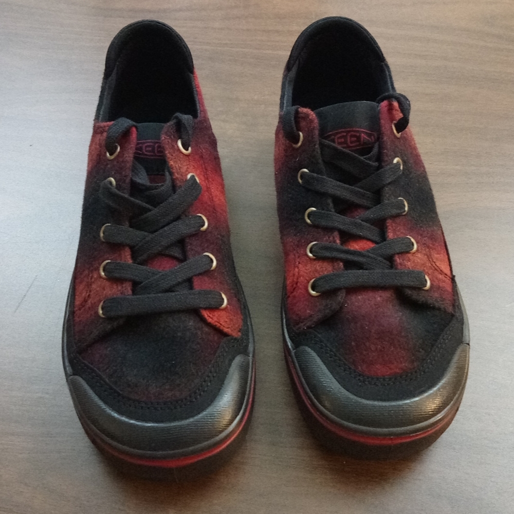 Keen Wool Red & Black Plaid Elsa IV Lace Up Sneaker Shoes
